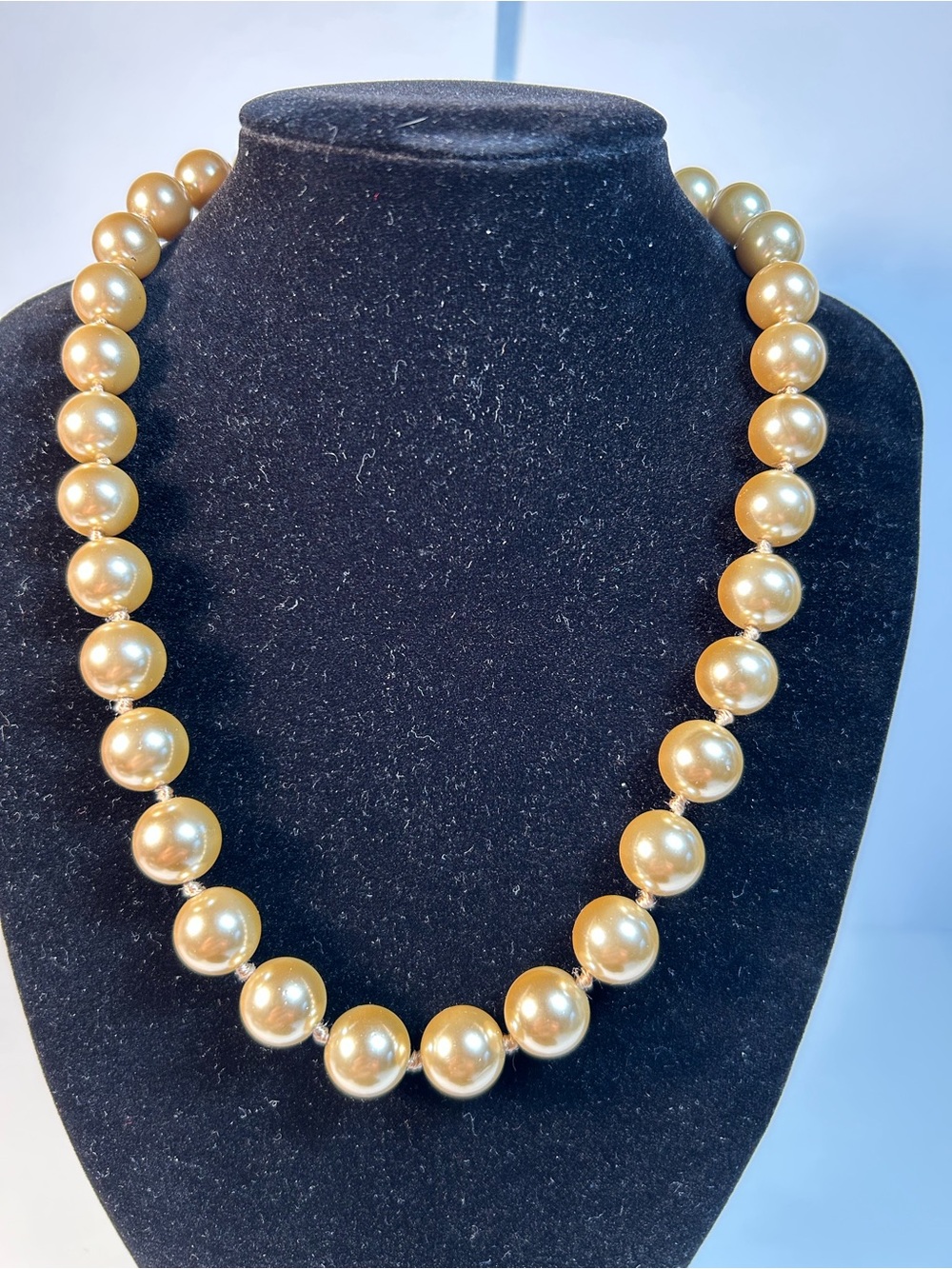 Vintage Kenneth J Lane Classic Golden Pearl Necklace 16” - 18”